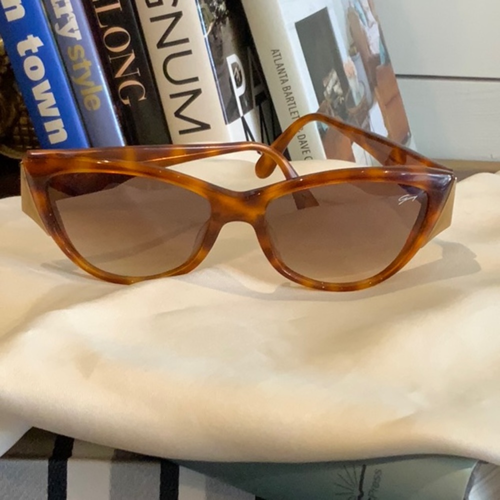 Vintage Genny tortoise shell sunglasses